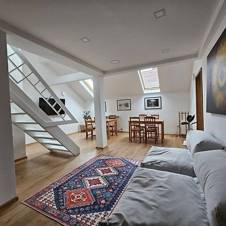 Leopold Chillout Hostel SJJ Eksteriør billede