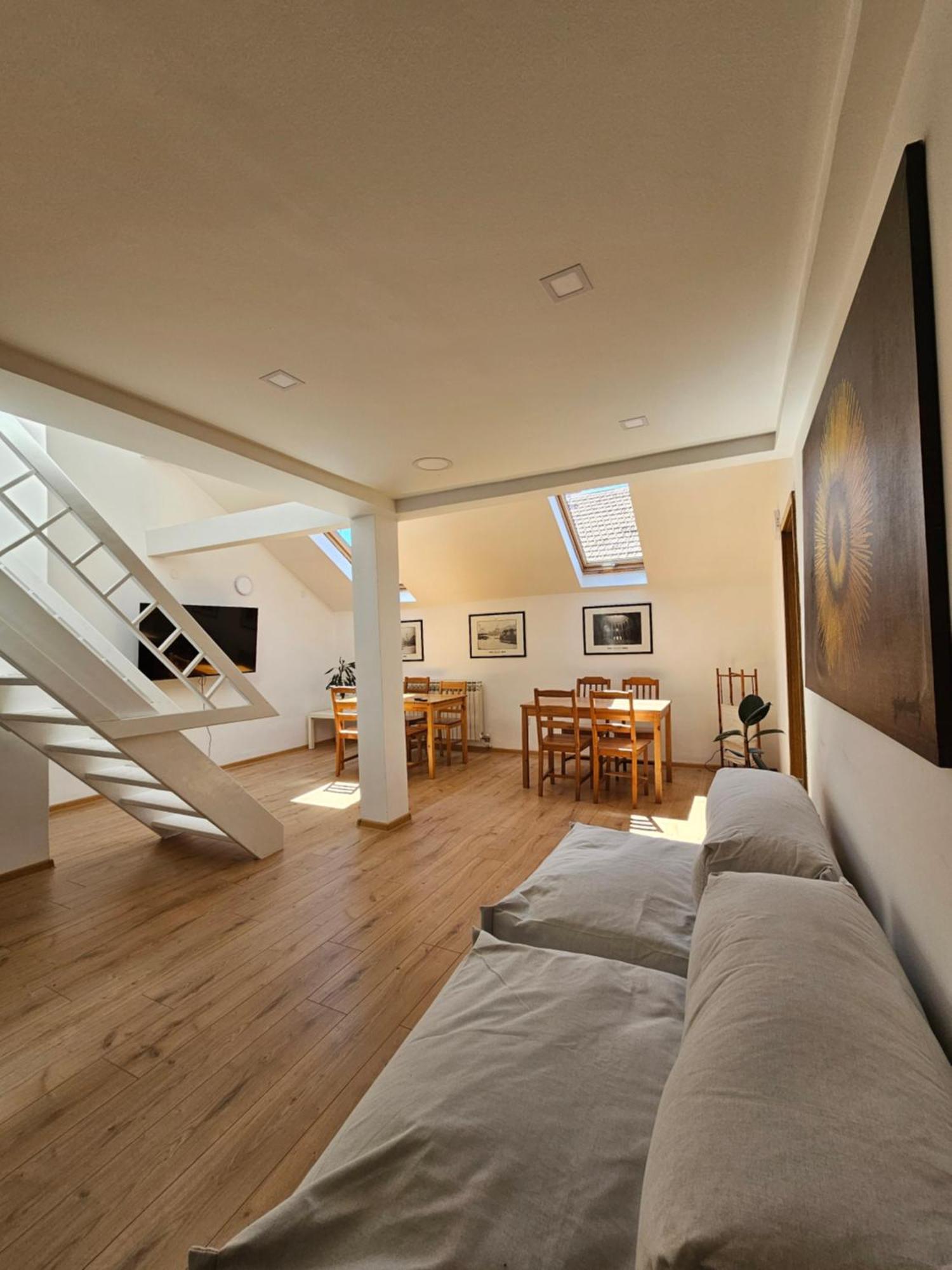 Leopold Chillout Hostel SJJ Eksteriør billede